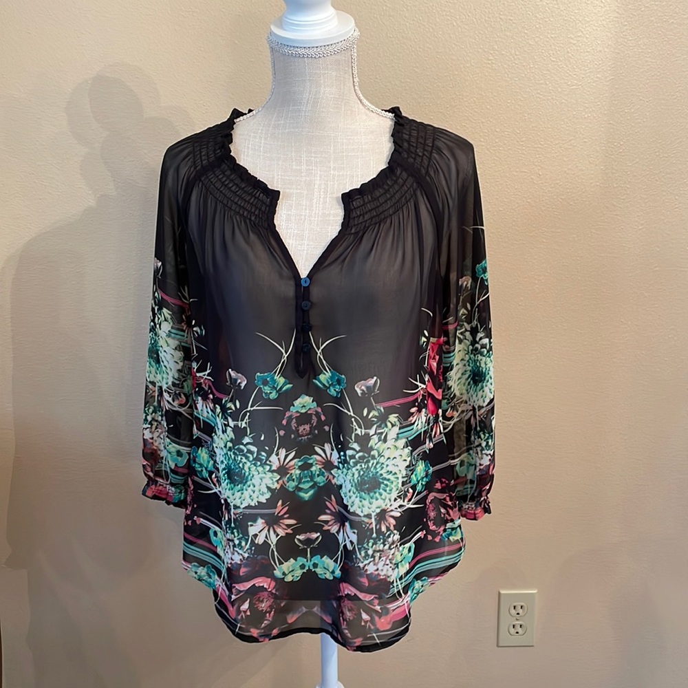 a.n.a. A NEW APPROACH WOMANS FLORAL BLOUSE SIZE small